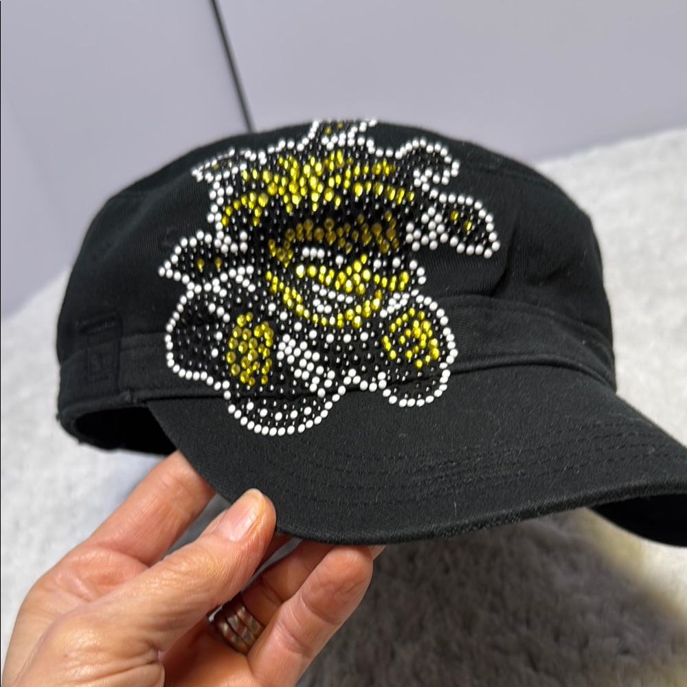 ⭐️Wichita State University Shockers WSU bling sparkle wushock baseball cap